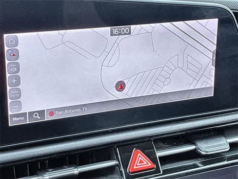 Used 2023 Kia Niro SX image 31