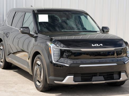 Used 2024 Kia EV9 Light Long Range image 54