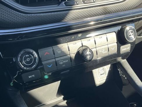 New 2026 Jeep Compass Latitude image 24