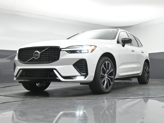 Used 2024 Volvo XC60 B5 Plus w/ Protection Package Premier AWD/4WD image 12