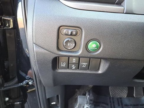 Used 2025 Honda Ridgeline RTL image 13