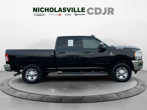 Used 2024 RAM 3500 Tradesman w/ Chrome Appearance Group AWD/4WD image 6