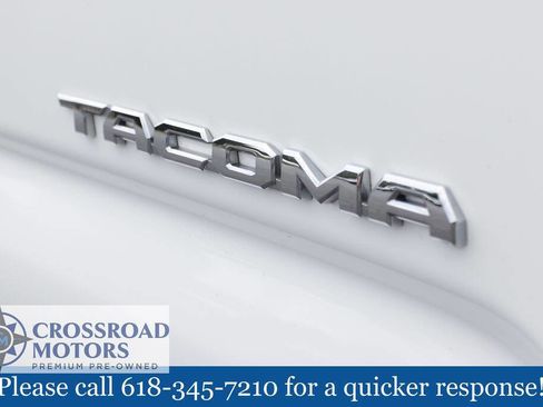Used 2022 Toyota Tacoma SR5 AWD/4WD image 13