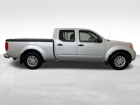 Used 2017 Nissan Frontier SV w/ SV Value Truck Package RWD image 8