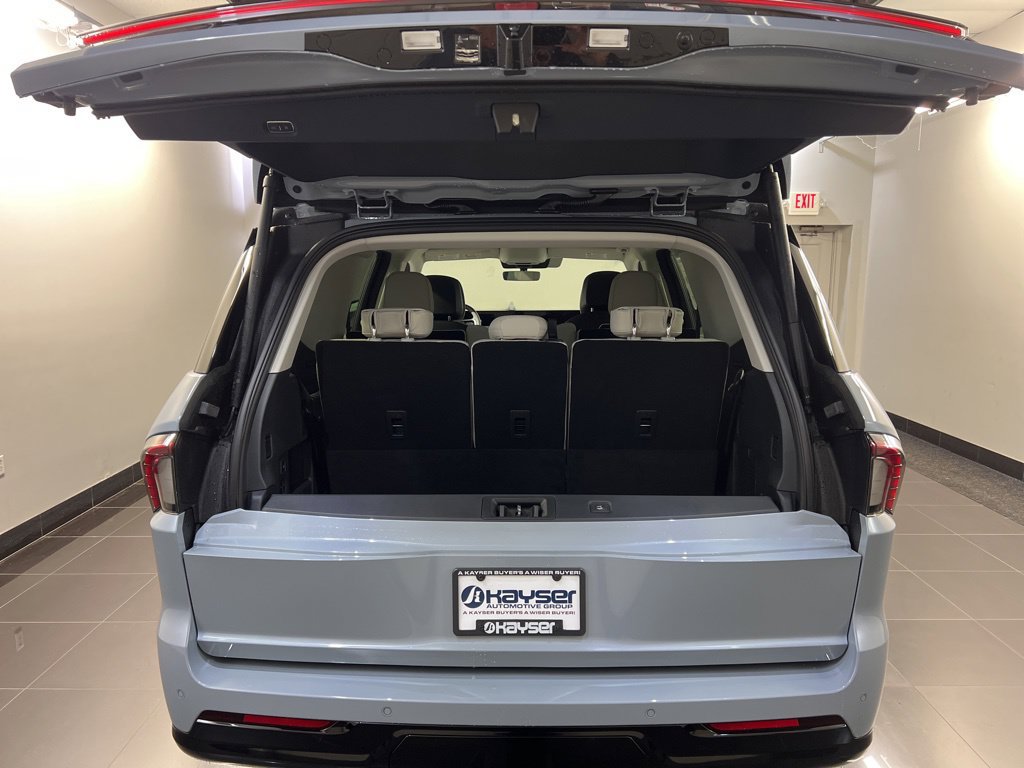 New 2026 Lincoln Navigator Premiere AWD/4WD image 29