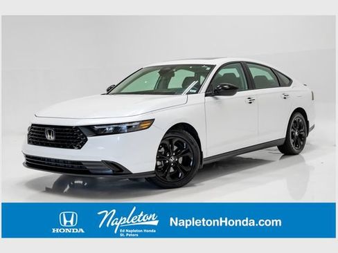 Used 2025 Honda Accord SE image 1