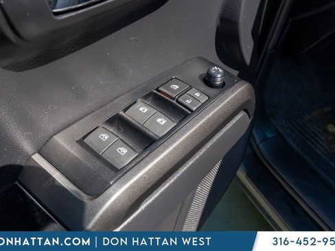 Used 2022 Toyota Tacoma TRD Off-Road image 16