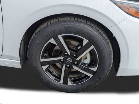 Used 2024 Nissan Sentra SV FWD image 11