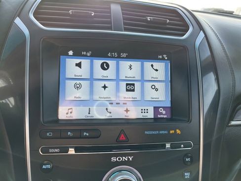 Used 2017 Ford Explorer Platinum image 42