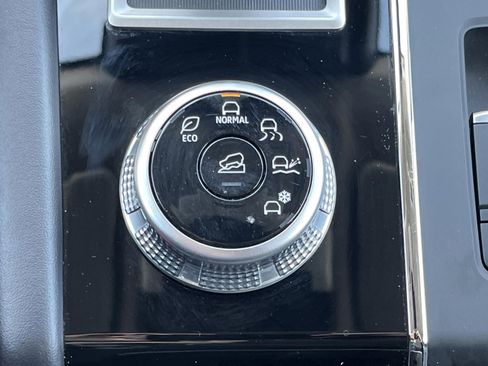 Used 2024 Mitsubishi Outlander SE image 13