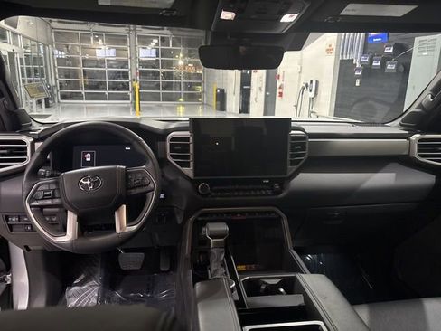 Used 2025 Toyota Tundra Limited image 20