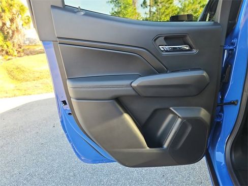 New 2026 GMC Canyon Elevation w/ Convenience Package image 9