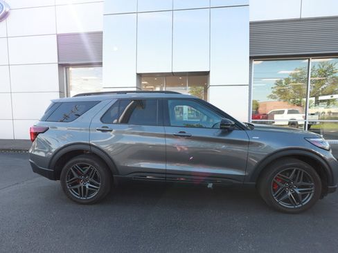 Certified 2025 Ford Explorer ST-Line w/ Premium Package AWD/4WD image 2