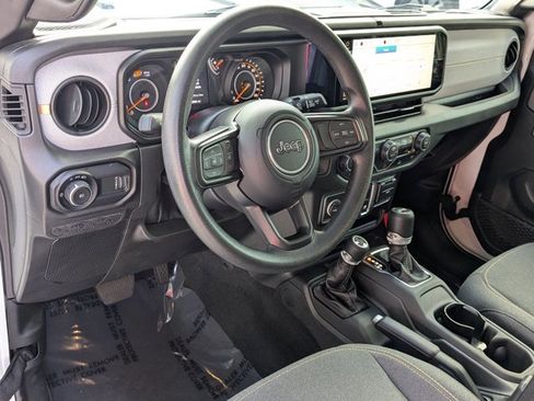 Used 2025 Jeep Wrangler Sport AWD/4WD image 10