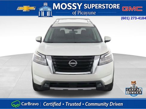 Used 2024 Nissan Pathfinder SL w/ SL Premium Package FWD image 6