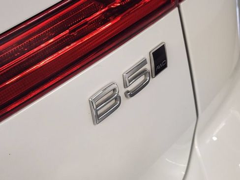 Certified 2025 Volvo XC60 B5 Core AWD/4WD image 13