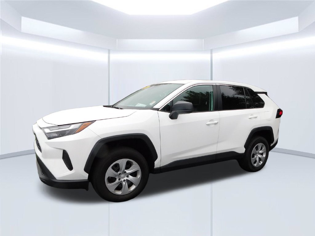 Used 2024 Toyota RAV4 LE AWD/4WD image 7