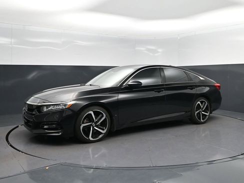 Used 2018 Honda Accord Sport image 3
