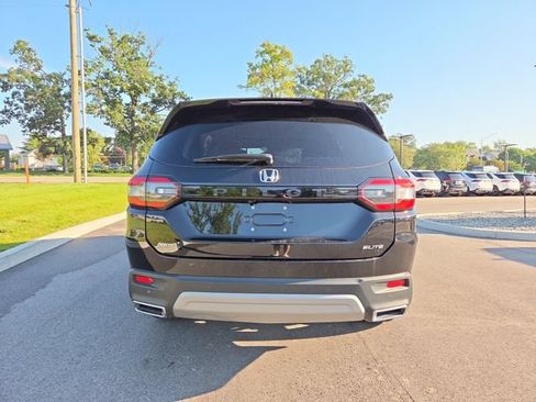 Used 2025 Honda Pilot Elite image 4