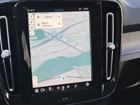 Certified 2023 Volvo XC40 B5 Plus w/ Driver Assist Package image 20