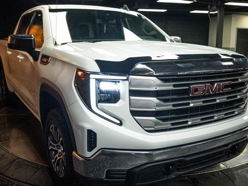 Used 2022 GMC Sierra 1500 SLE w/ X31 Off-Road Package AWD/4WD image 5