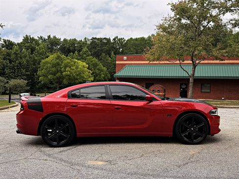 Used 2017 Dodge Charger R/T RWD image 4