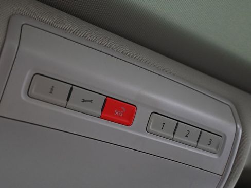 Used 2018 Volkswagen Atlas SEL Premium image 24