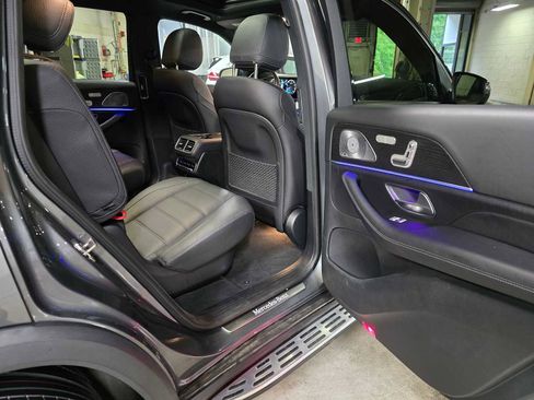 Used 2023 Mercedes-Benz GLS 450 4MATIC image 15