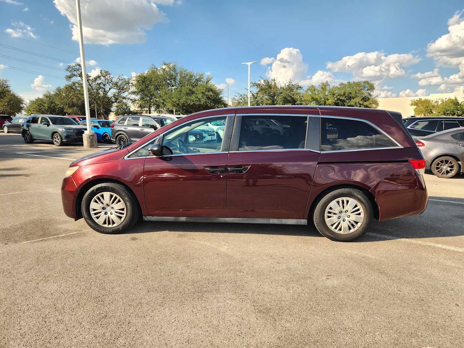 Used 2015 Honda Odyssey LX image 4