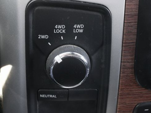 Used 2018 RAM 3500 Laramie image 32