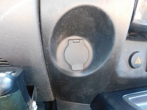 Used 2013 Nissan Titan SV w/ SV Value Truck Pkg image 16