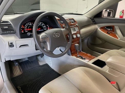 Used 2009 Toyota Camry LE FWD image 15