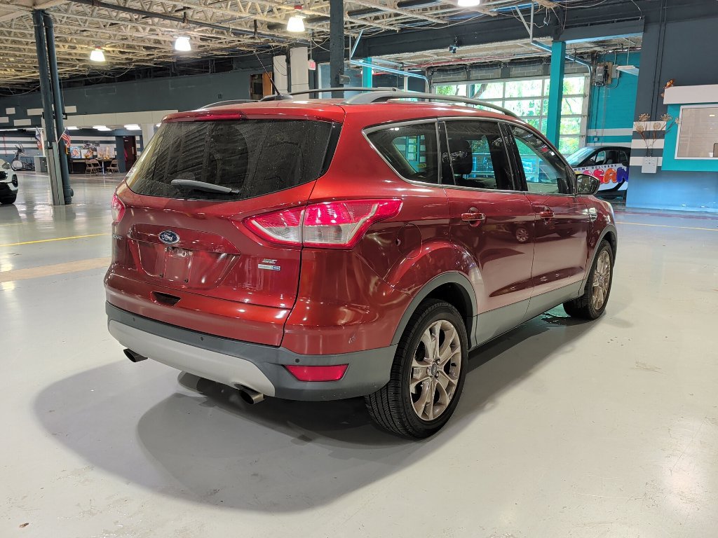 Used 2016 Ford Escape SE w/ SE Leather Comfort Package AWD/4WD image 9