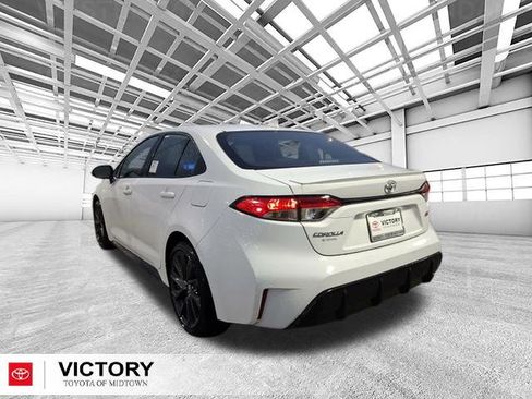 Used 2026 Toyota Corolla SE image 5