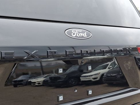 Used 2025 Ford Expedition Max Platinum w/ Stealth Appearance Package image 29