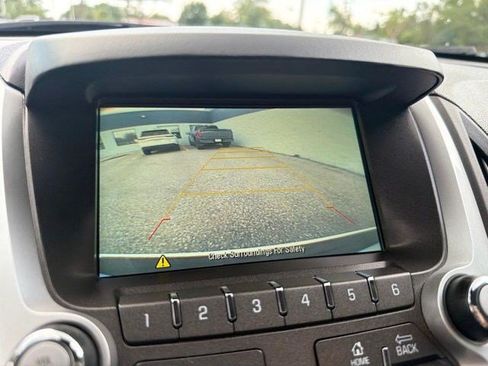 Used 2017 Chevrolet Equinox LS FWD image 28