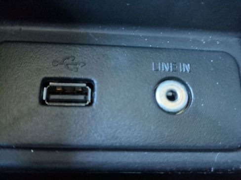 Used 2017 Ford Expedition XLT image 18