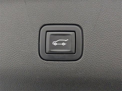 Used 2021 GMC Yukon SLT w/ SLT Premium Package image 30