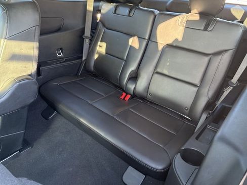 Used 2024 Ford Explorer XLT w/ Equipment Group 202A image 32