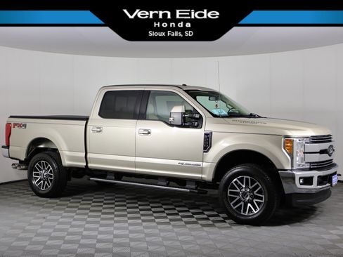 Used 2017 Ford F250 Lariat w/ Lariat Value Package image 1