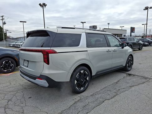 New 2026 Kia Carnival EX image 8