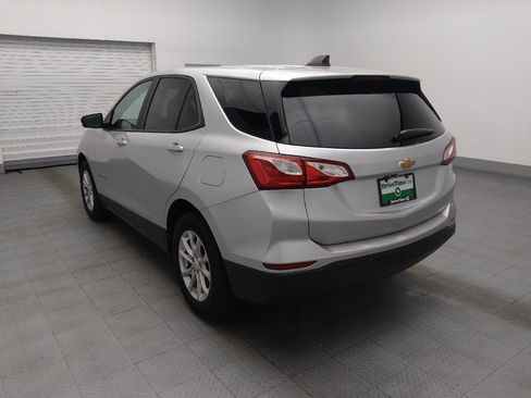 Used 2020 Chevrolet Equinox LS w/ LS Convenience Package FWD image 5