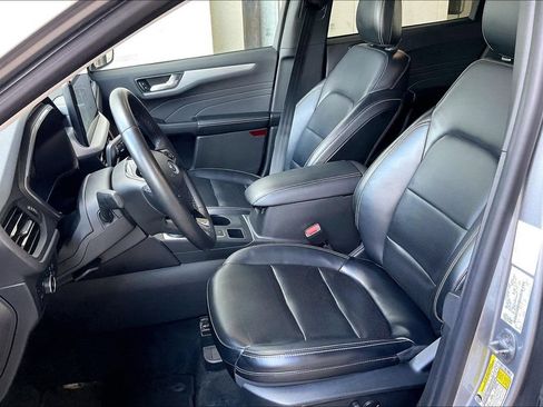 Used 2024 Ford Escape Platinum AWD/4WD image 3