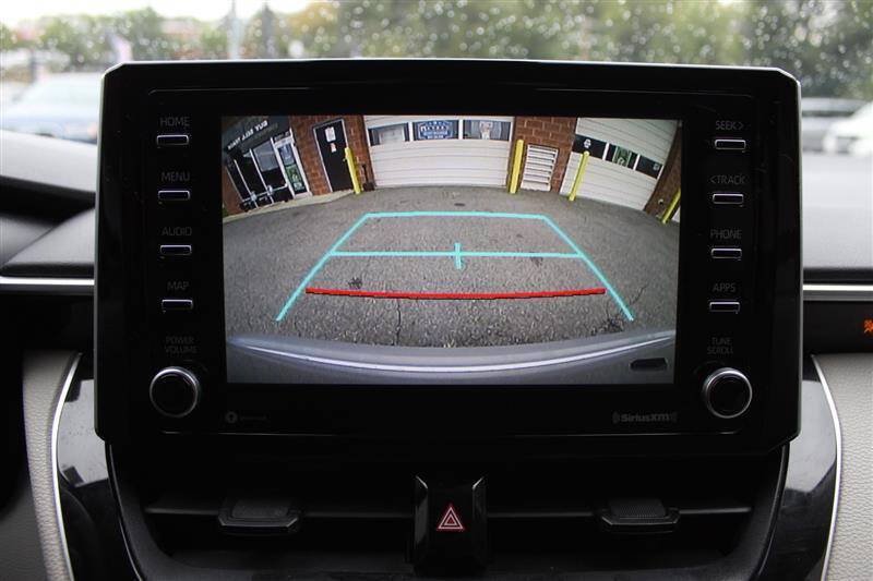 Used 2021 Toyota Corolla LE w/ Carpet Mat Package (TMS) FWD image 18