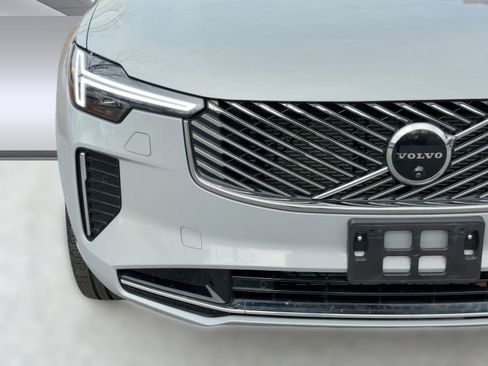 Certified 2025 Volvo XC90 B5 Plus image 28