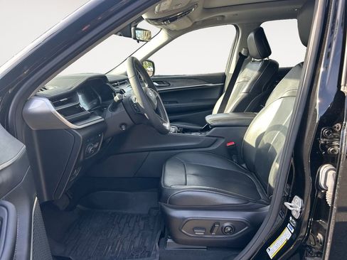 Used 2022 Jeep Grand Cherokee Limited 4xe w/ Luxury Tech Group II image 15