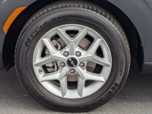 Used 2025 Kia Soul LX w/ LX Technology Package image 13