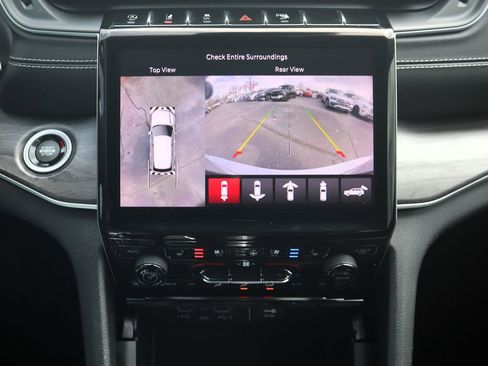 Used 2023 Jeep Grand Cherokee L Limited w/ Luxury Tech Group II image 17