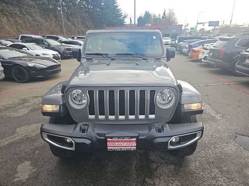 Used 2019 Jeep Wrangler Unlimited Sahara AWD/4WD image 23