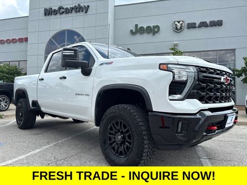 Used 2024 Chevrolet Silverado 2500 ZR2 w/ Technology Package AWD/4WD image 1